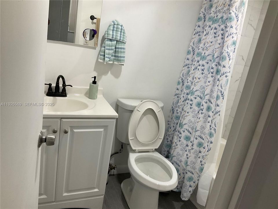 For Sale: $152,000 (2 beds, 2 baths, 850 Square Feet)