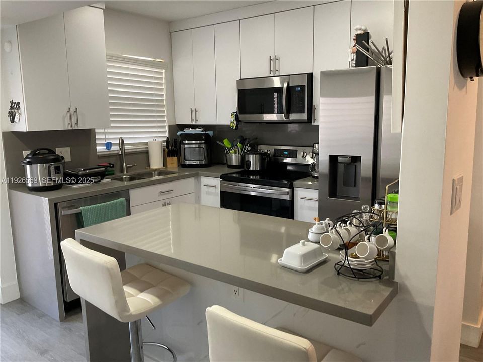 For Sale: $152,000 (2 beds, 2 baths, 850 Square Feet)