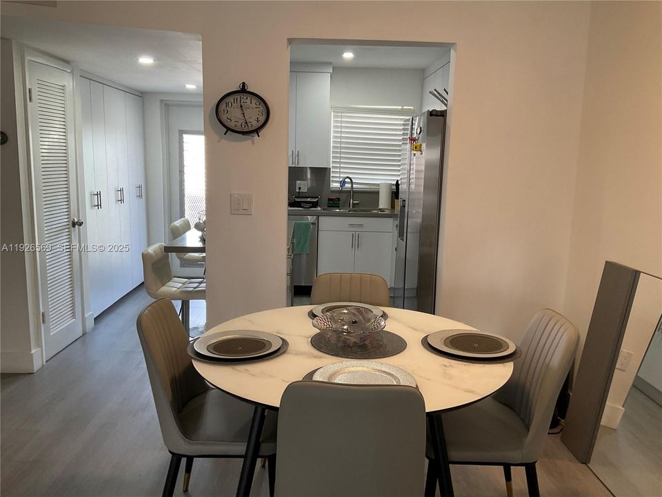 For Sale: $152,000 (2 beds, 2 baths, 850 Square Feet)