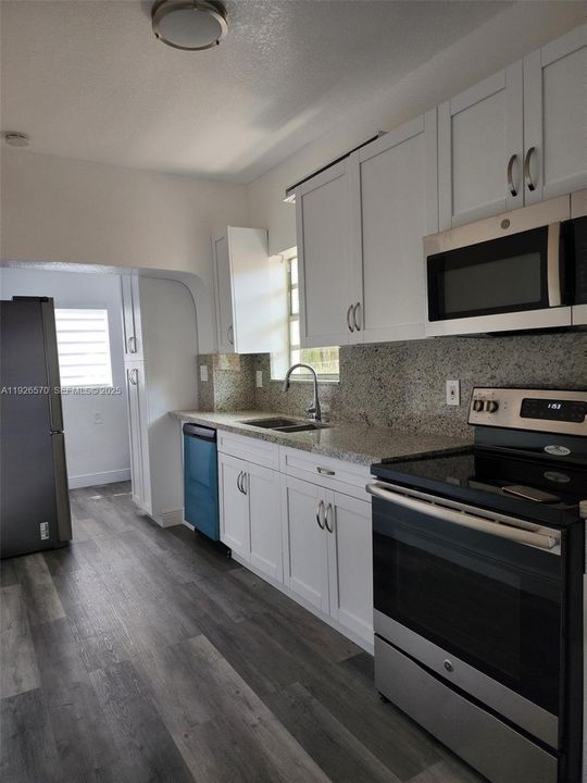 В аренду: $3,400 (4 спален, 2 ванн, 1466 Квадратных фут)