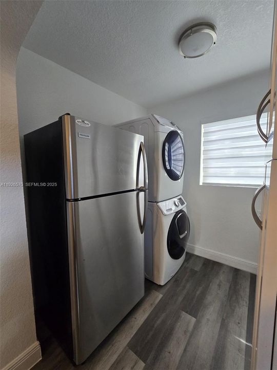 В аренду: $3,400 (4 спален, 2 ванн, 1466 Квадратных фут)