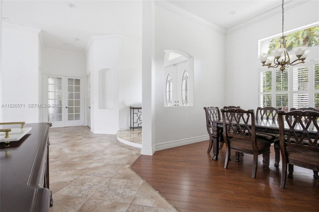 For Sale: $1,997,000 (5 beds, 4 baths, 4651 Square Feet)
