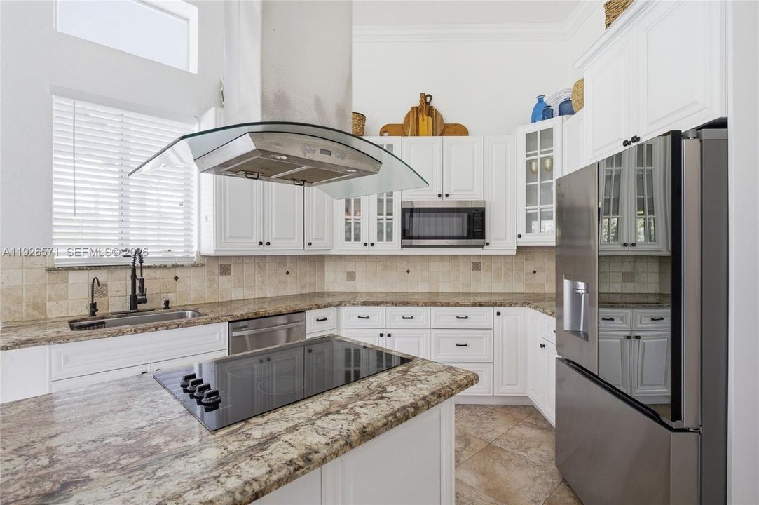 For Sale: $1,997,000 (5 beds, 4 baths, 4651 Square Feet)