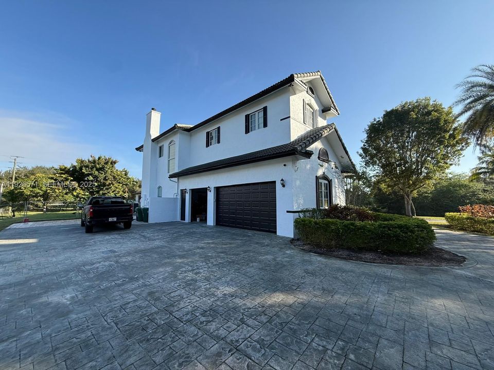 На продажу: $2,499,500 (4 спален, 4 ванн, 4651 Квадратных фут)