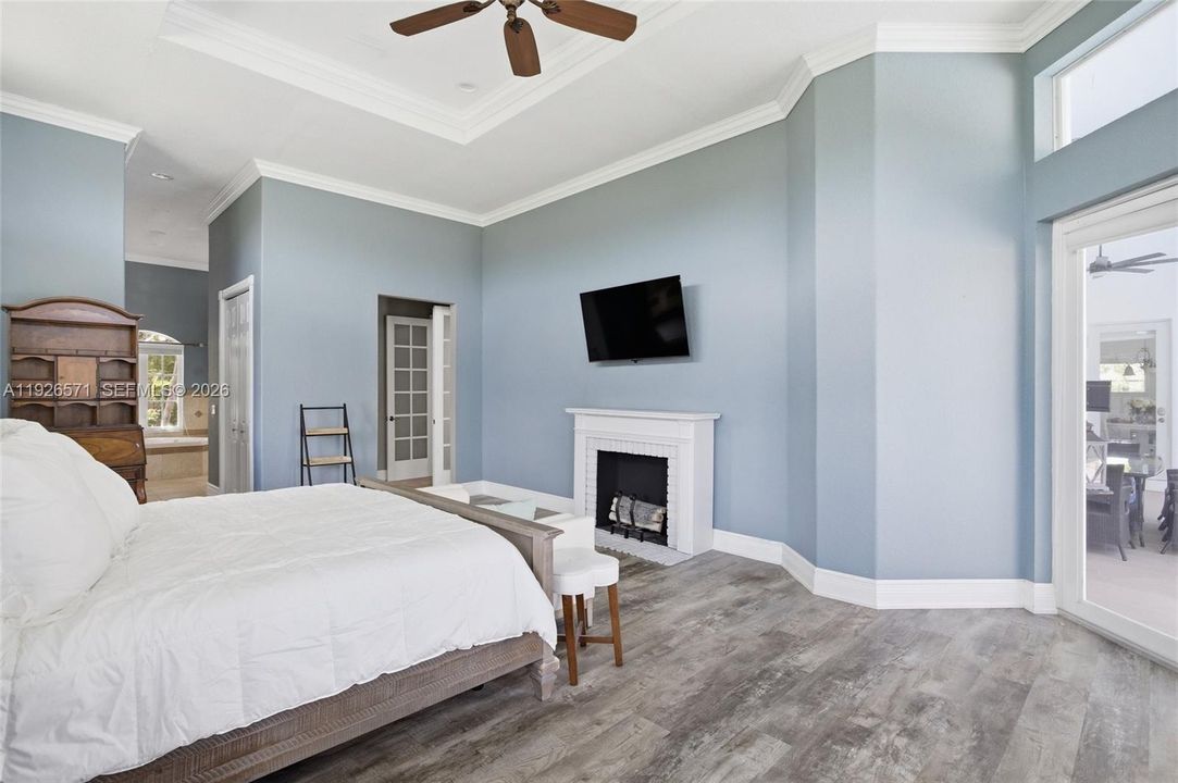 For Sale: $1,997,000 (5 beds, 4 baths, 4651 Square Feet)