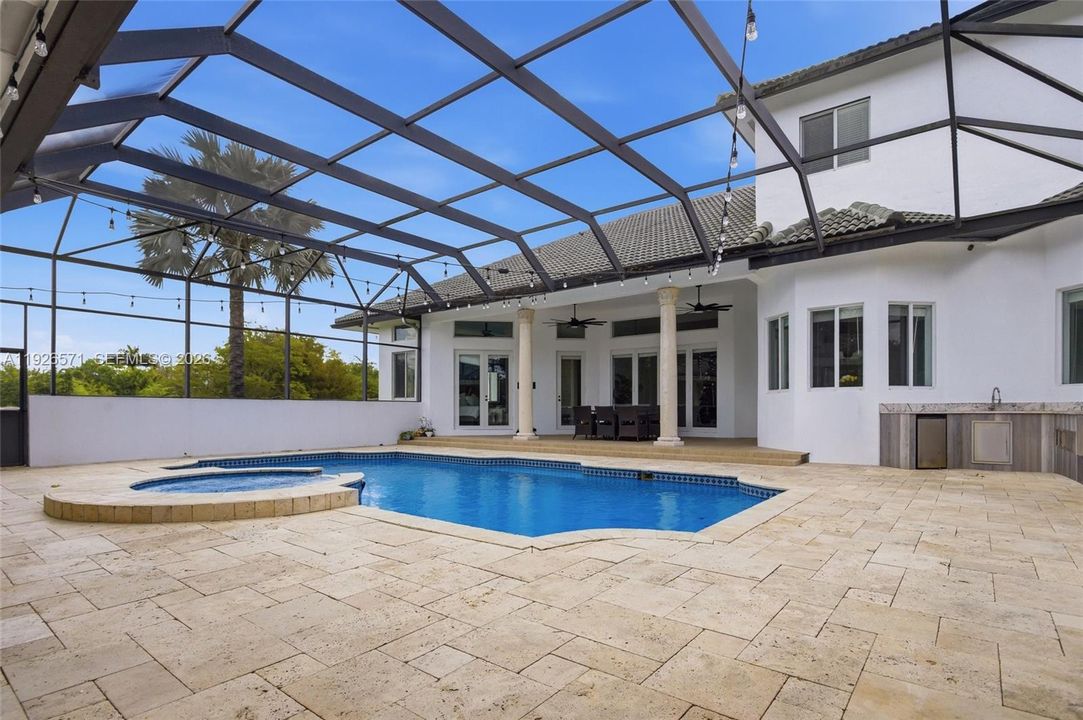 For Sale: $1,997,000 (5 beds, 4 baths, 4651 Square Feet)