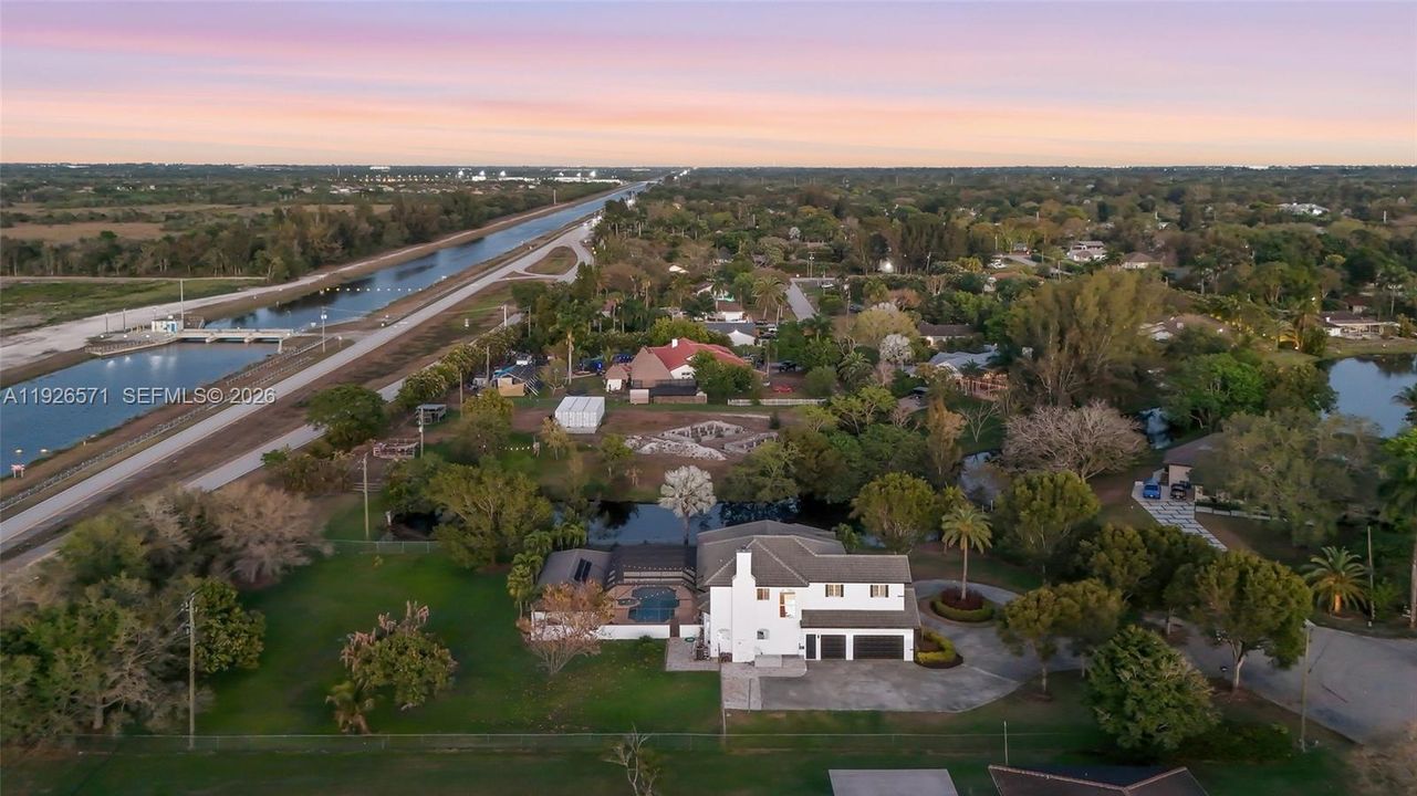 For Sale: $1,997,000 (5 beds, 4 baths, 4651 Square Feet)