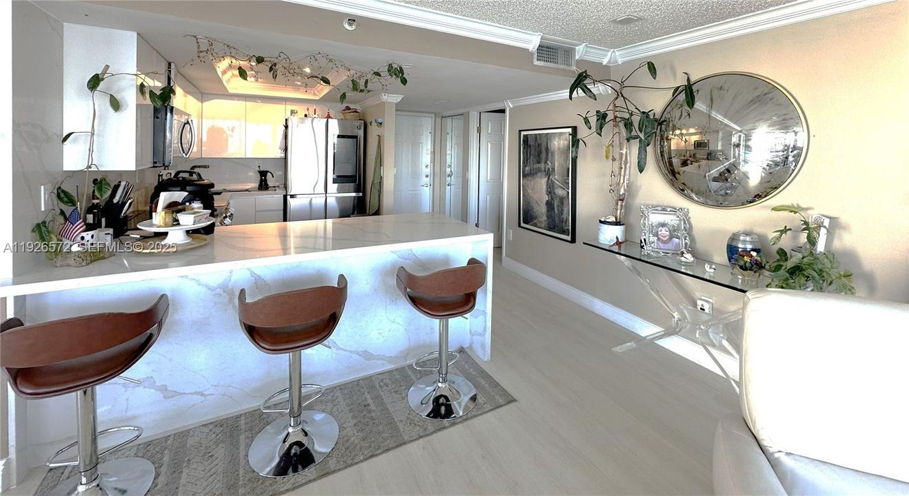 На продажу: $580,000 (2 спален, 2 ванн, 1100 Квадратных фут)