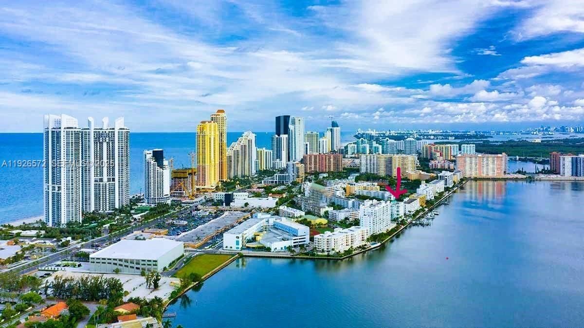 На продажу: $580,000 (2 спален, 2 ванн, 1100 Квадратных фут)