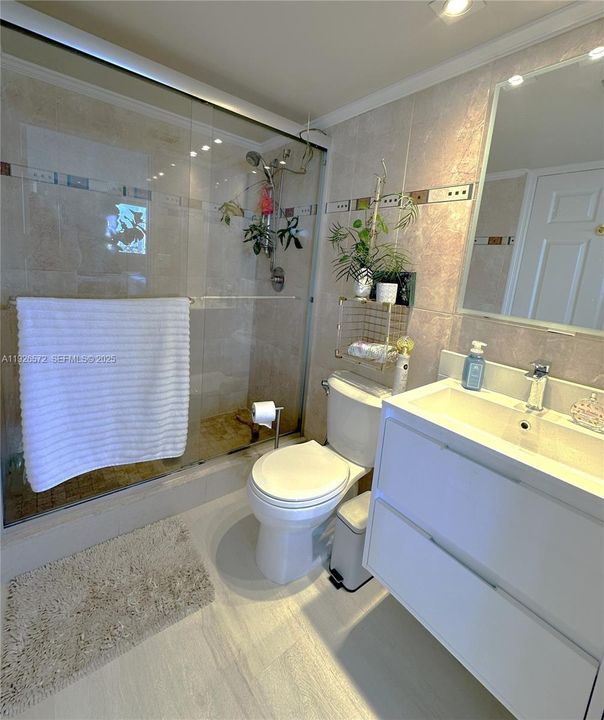 На продажу: $580,000 (2 спален, 2 ванн, 1100 Квадратных фут)