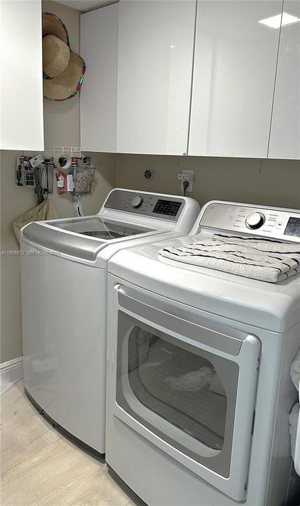 На продажу: $580,000 (2 спален, 2 ванн, 1100 Квадратных фут)