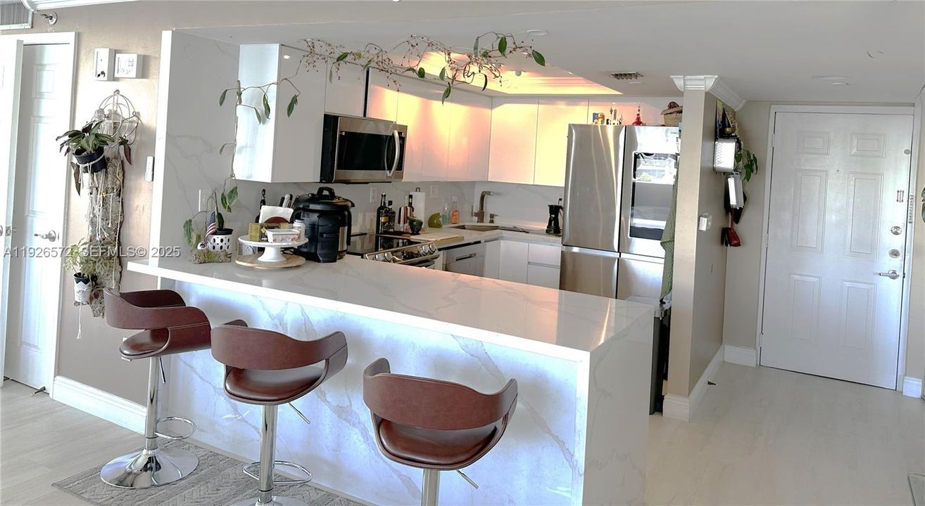 На продажу: $580,000 (2 спален, 2 ванн, 1100 Квадратных фут)