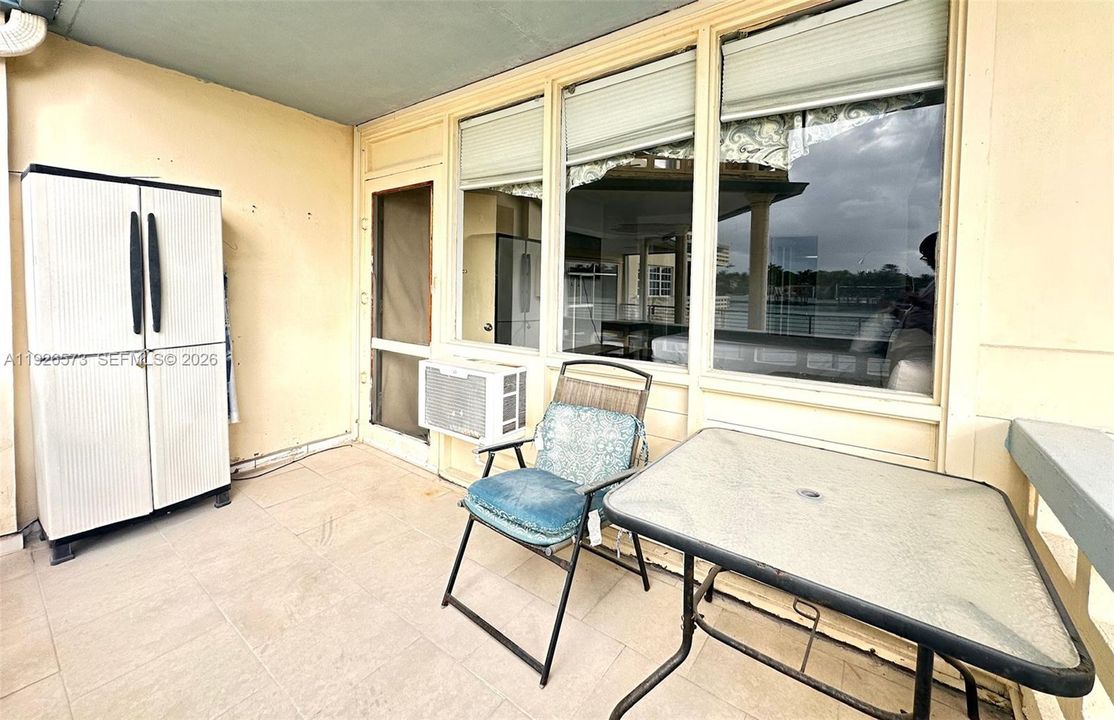 出租: $1,650 (0 贝兹, 0 浴室, 25163 平方英尺)