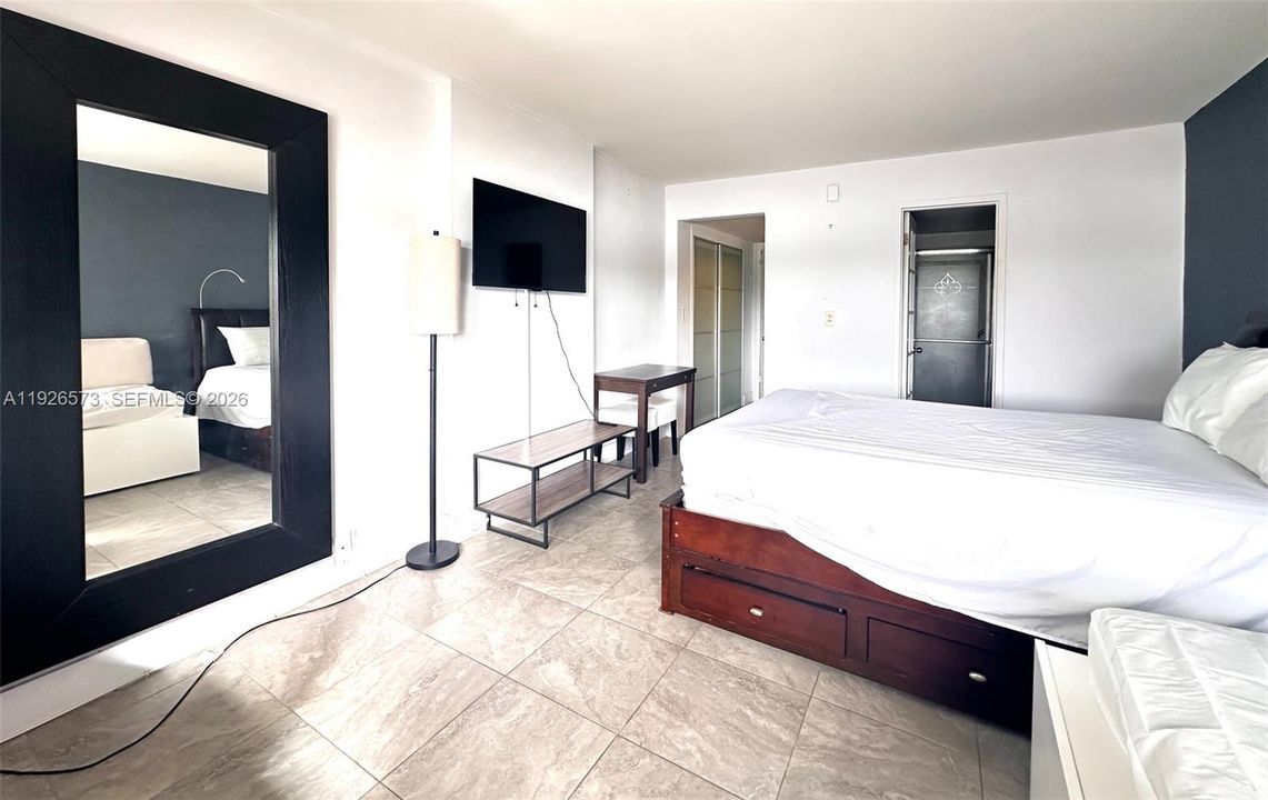 出租: $1,650 (0 贝兹, 0 浴室, 25163 平方英尺)