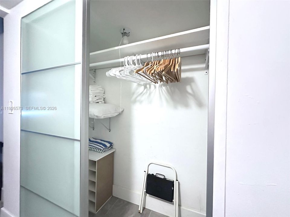 出租: $1,650 (0 贝兹, 0 浴室, 25163 平方英尺)