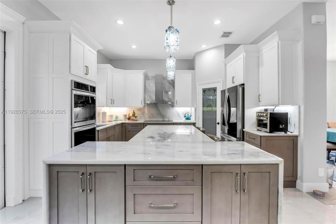 待售: $850,000 (4 贝兹, 2 浴室, 2540 平方英尺)