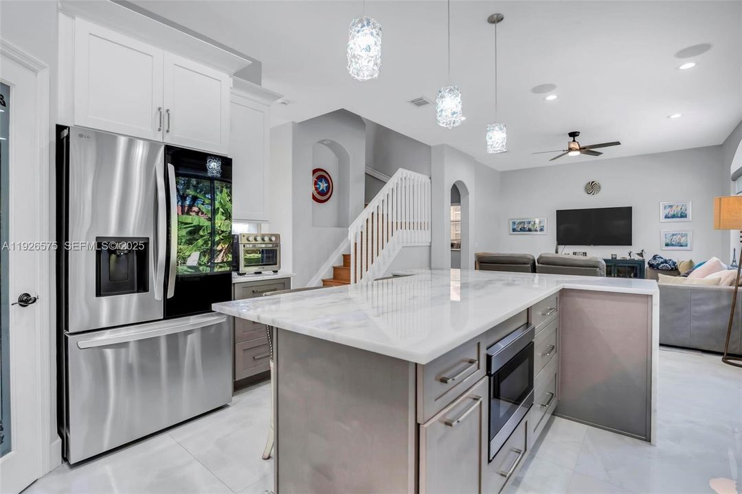 待售: $850,000 (4 贝兹, 2 浴室, 2540 平方英尺)