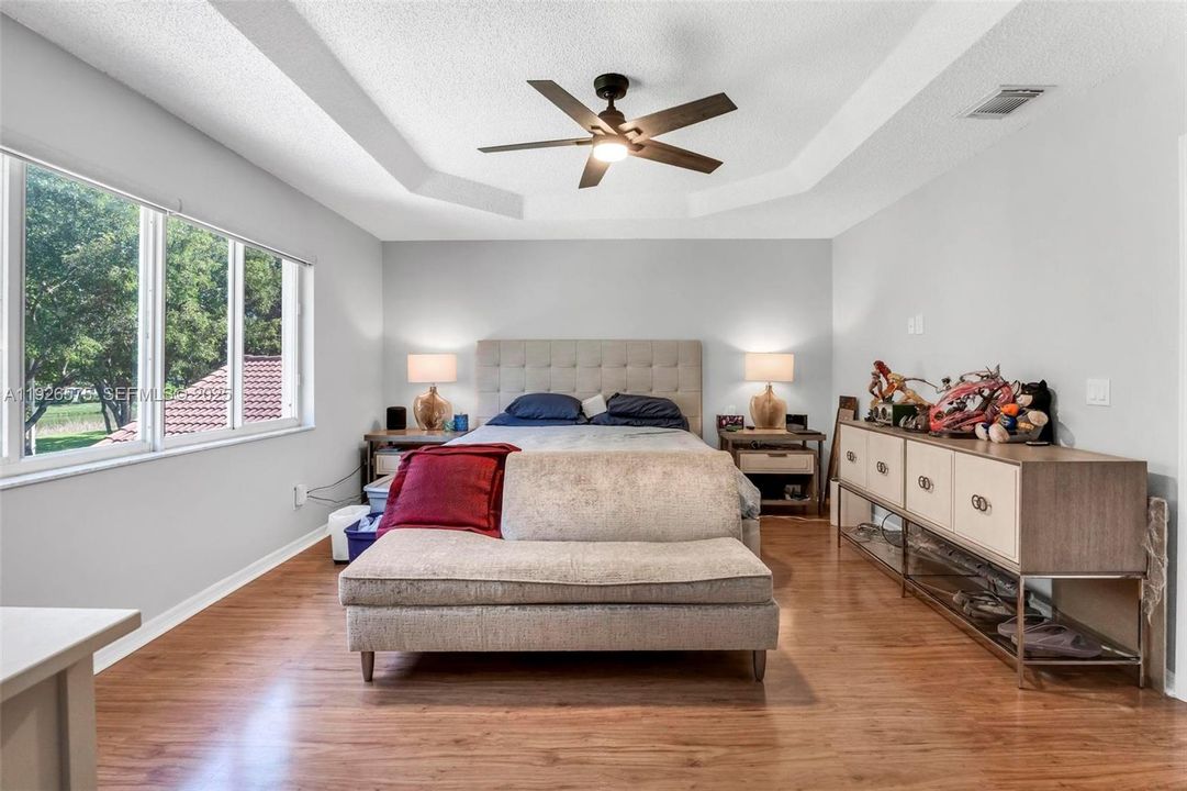 待售: $850,000 (4 贝兹, 2 浴室, 2540 平方英尺)