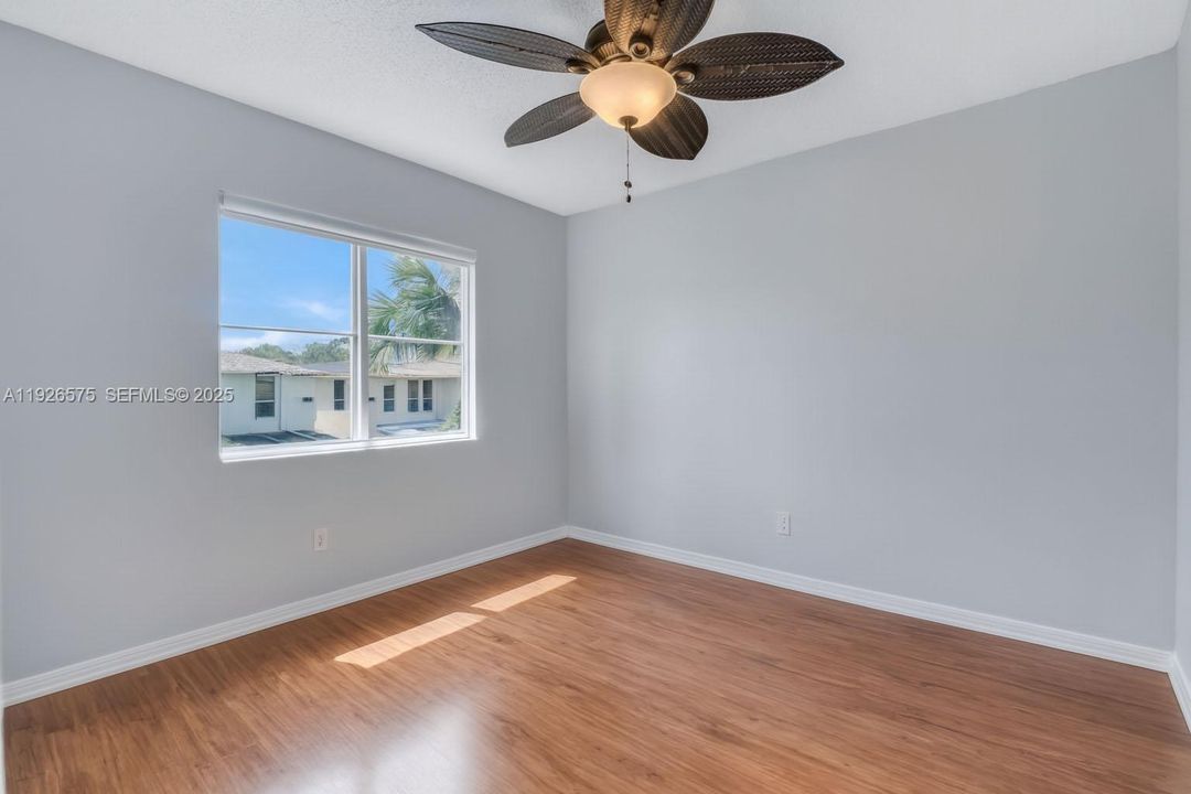 待售: $850,000 (4 贝兹, 2 浴室, 2540 平方英尺)