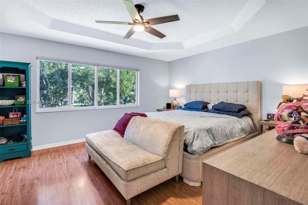 待售: $850,000 (4 贝兹, 2 浴室, 2540 平方英尺)