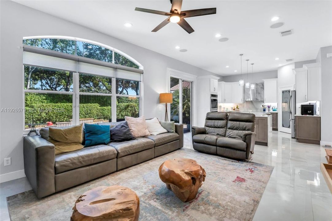 待售: $850,000 (4 贝兹, 2 浴室, 2540 平方英尺)