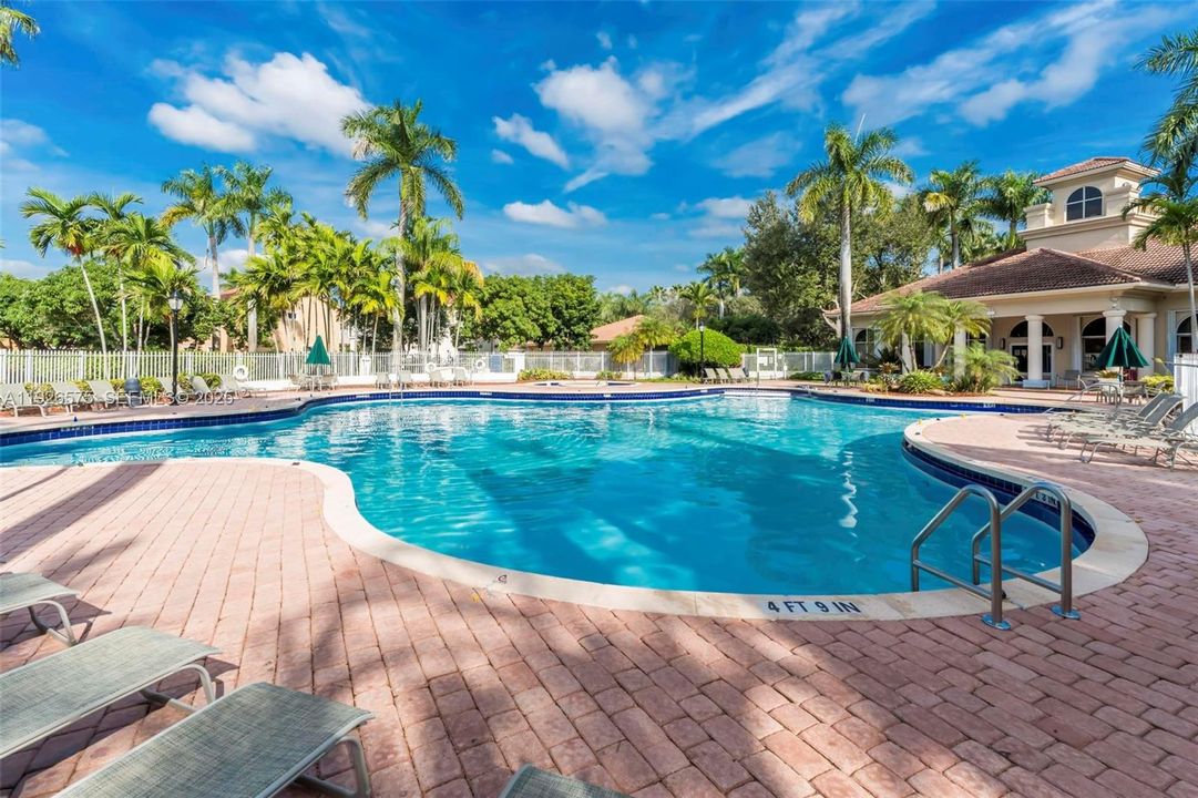 待售: $850,000 (4 贝兹, 2 浴室, 2540 平方英尺)