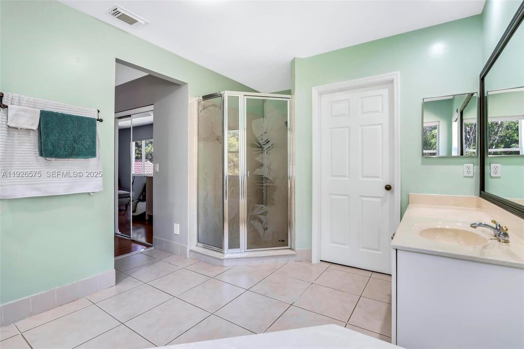 待售: $850,000 (4 贝兹, 2 浴室, 2540 平方英尺)