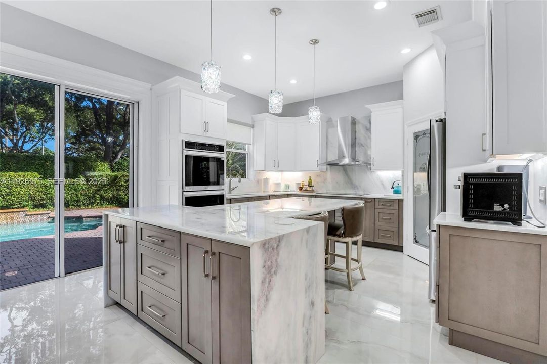 待售: $850,000 (4 贝兹, 2 浴室, 2540 平方英尺)