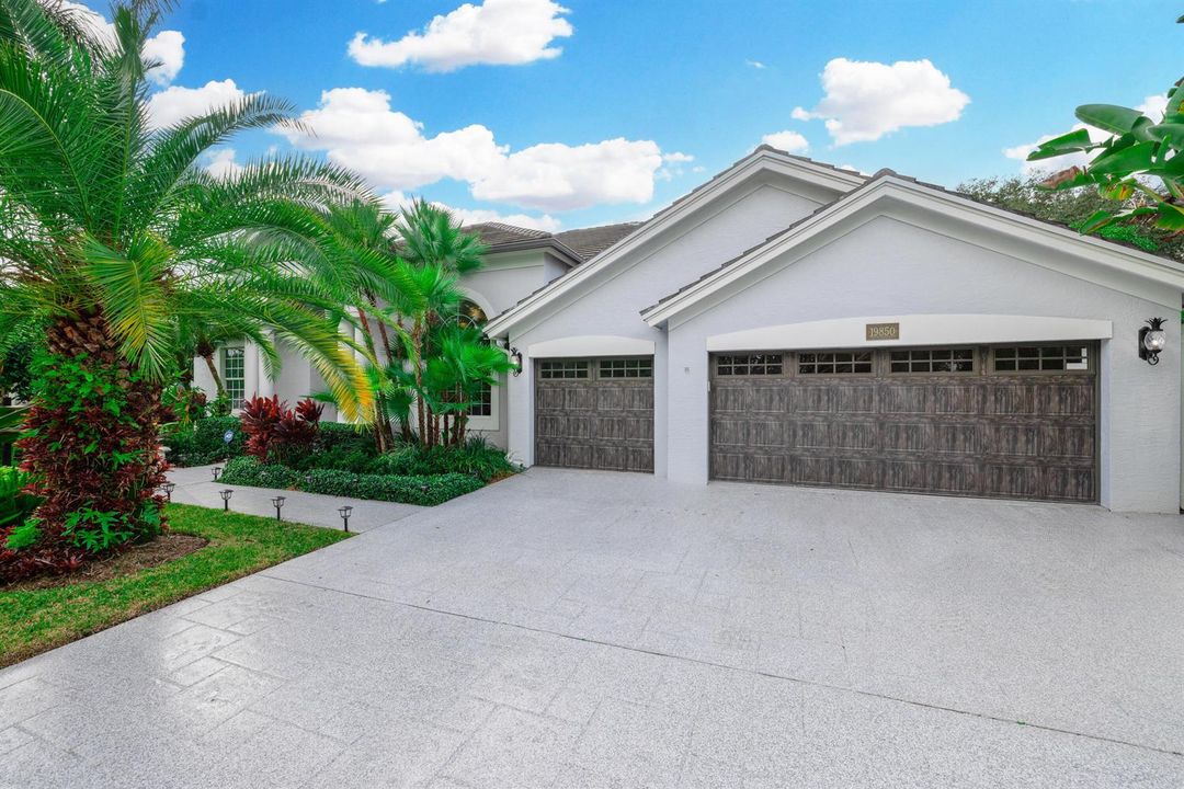19850 Loxahatchee River Dr