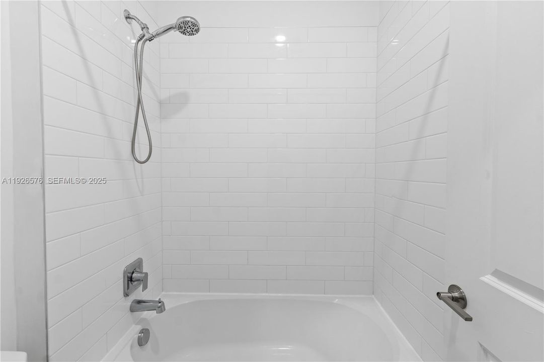 For Sale: $775,000 (5 beds, 3 baths, 3332 Square Feet)