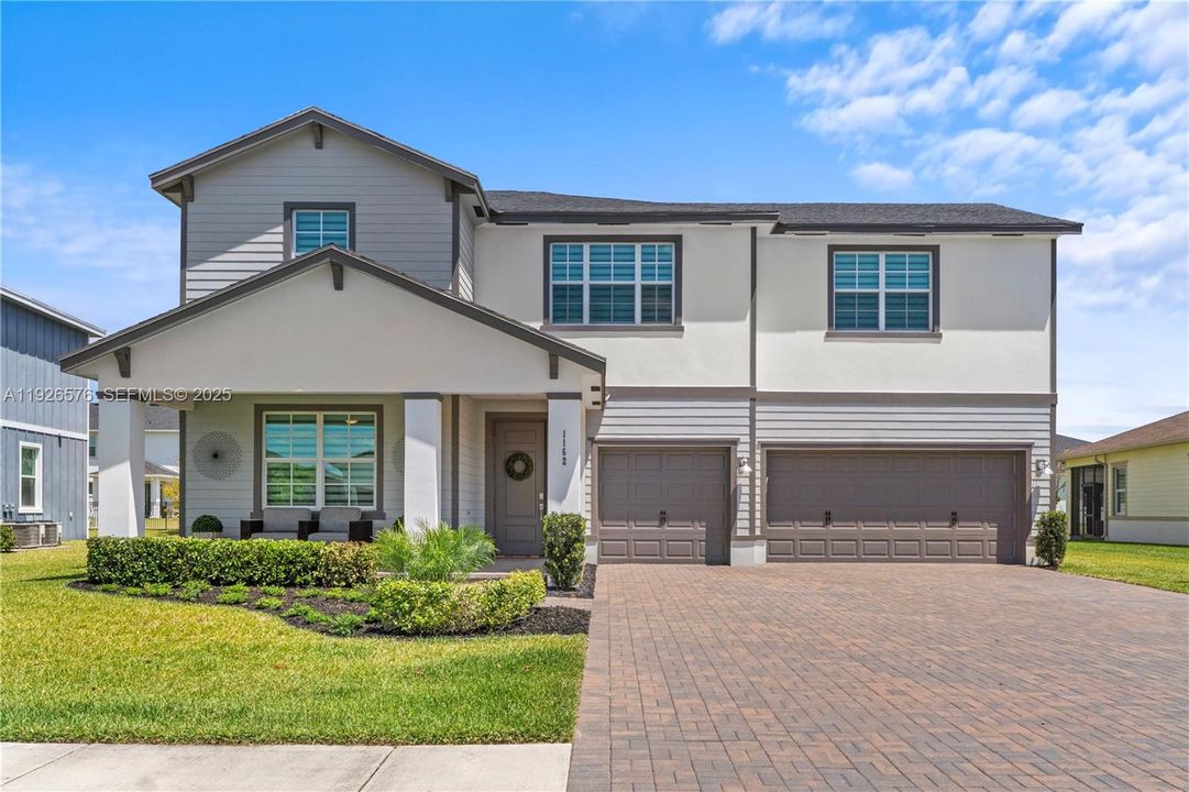 For Sale: $775,000 (5 beds, 3 baths, 3332 Square Feet)