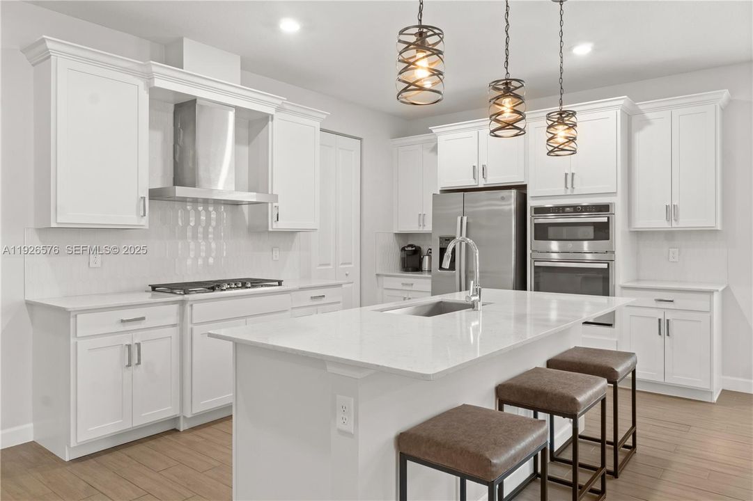 For Sale: $775,000 (5 beds, 3 baths, 3332 Square Feet)