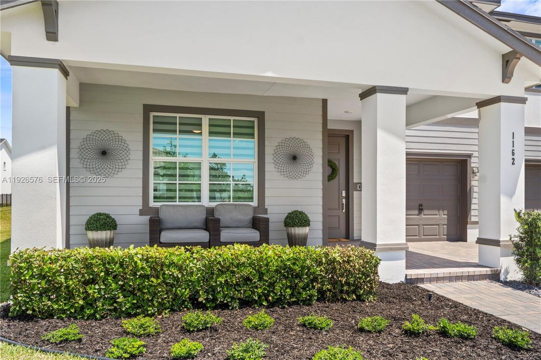 For Sale: $775,000 (5 beds, 3 baths, 3332 Square Feet)