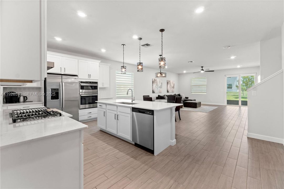 For Sale: $775,000 (5 beds, 3 baths, 3332 Square Feet)