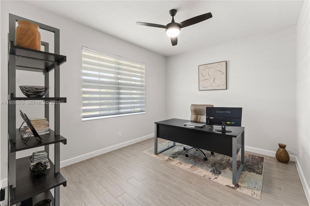 For Sale: $775,000 (5 beds, 3 baths, 3332 Square Feet)