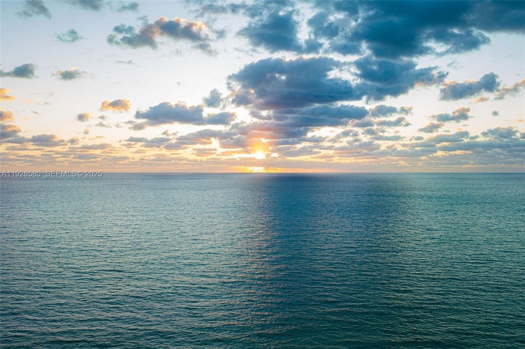 En Venta: $5,590,000 (3 camas, 3 baños, 1707 Pies cuadrados)