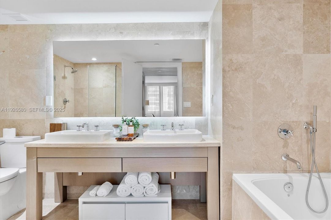 En Venta: $5,590,000 (3 camas, 3 baños, 1707 Pies cuadrados)