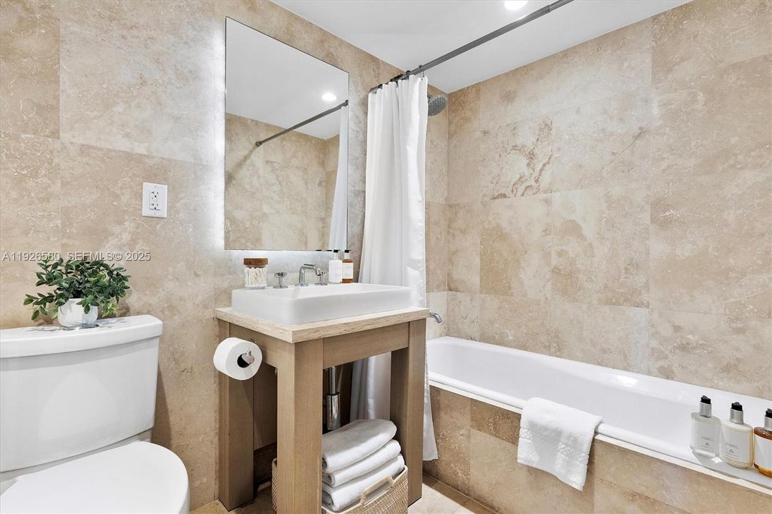 En Venta: $5,590,000 (3 camas, 3 baños, 1707 Pies cuadrados)