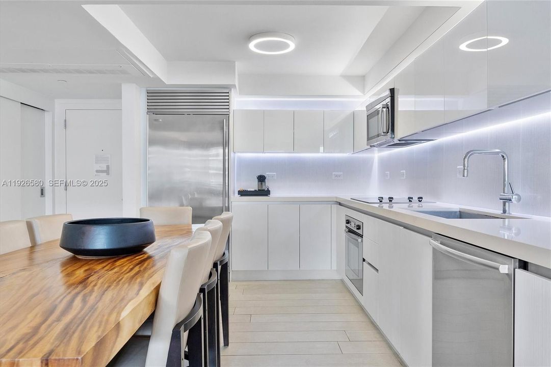 En Venta: $5,590,000 (3 camas, 3 baños, 1707 Pies cuadrados)