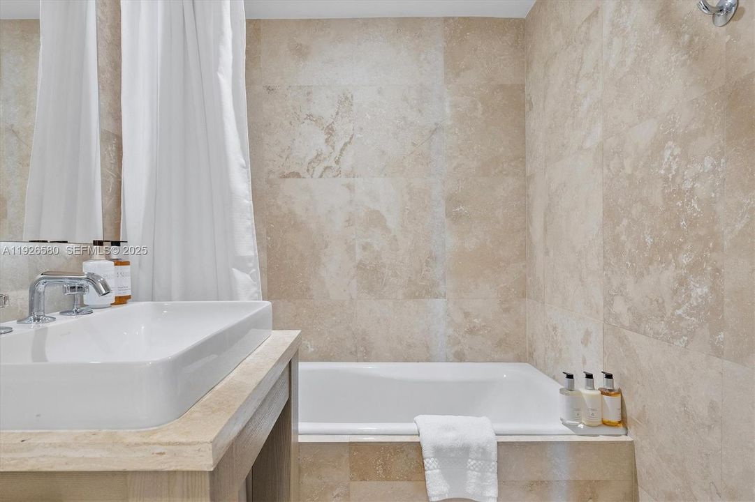 En Venta: $5,590,000 (3 camas, 3 baños, 1707 Pies cuadrados)