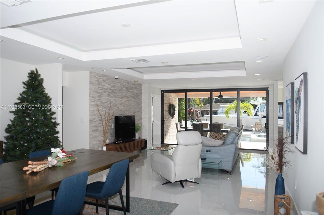 На продажу: $1,899,000 (3 спален, 3 ванн, 1747 Квадратных фут)