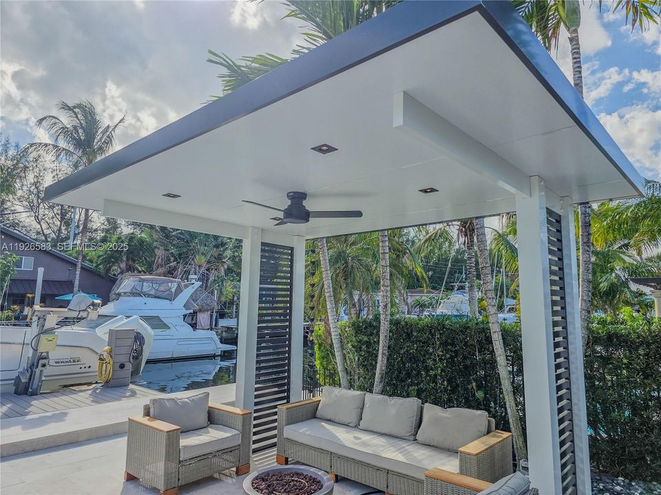 En Venta: $1,899,550 (3 camas, 3 baños, 1747 Pies cuadrados)