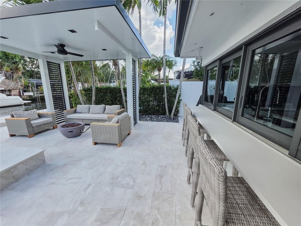 En Venta: $1,899,550 (3 camas, 3 baños, 1747 Pies cuadrados)