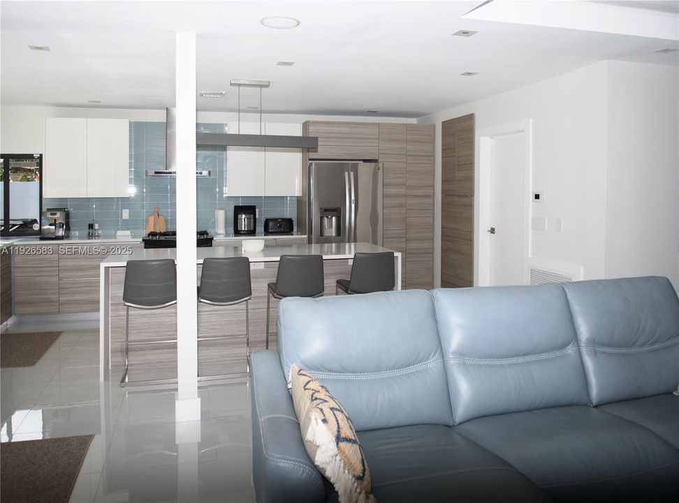 На продажу: $1,899,000 (3 спален, 3 ванн, 1747 Квадратных фут)