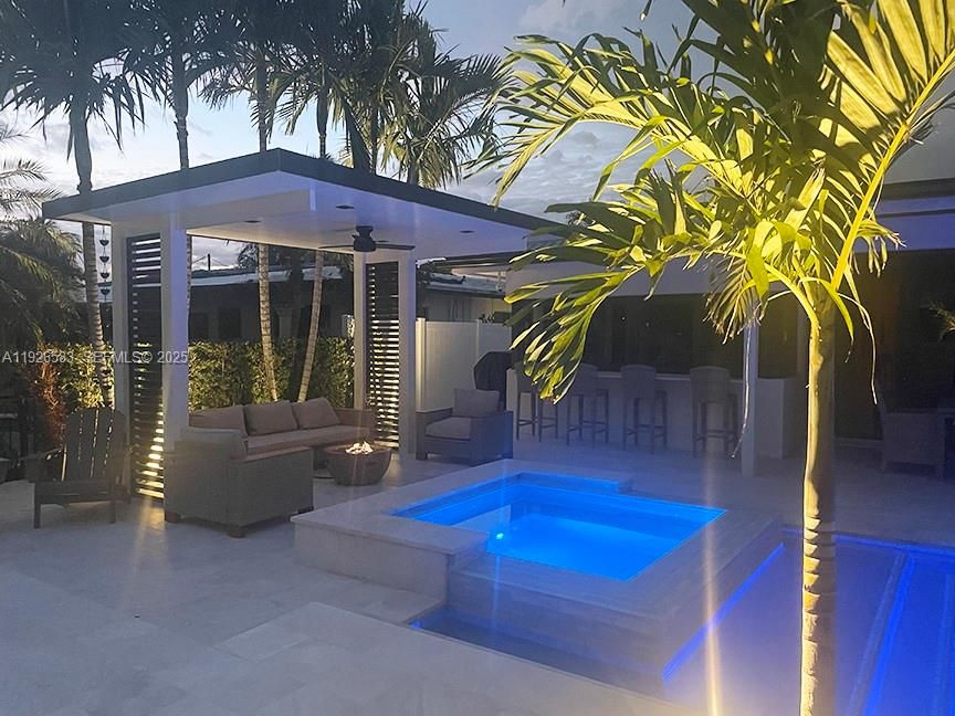 На продажу: $1,899,000 (3 спален, 3 ванн, 1747 Квадратных фут)