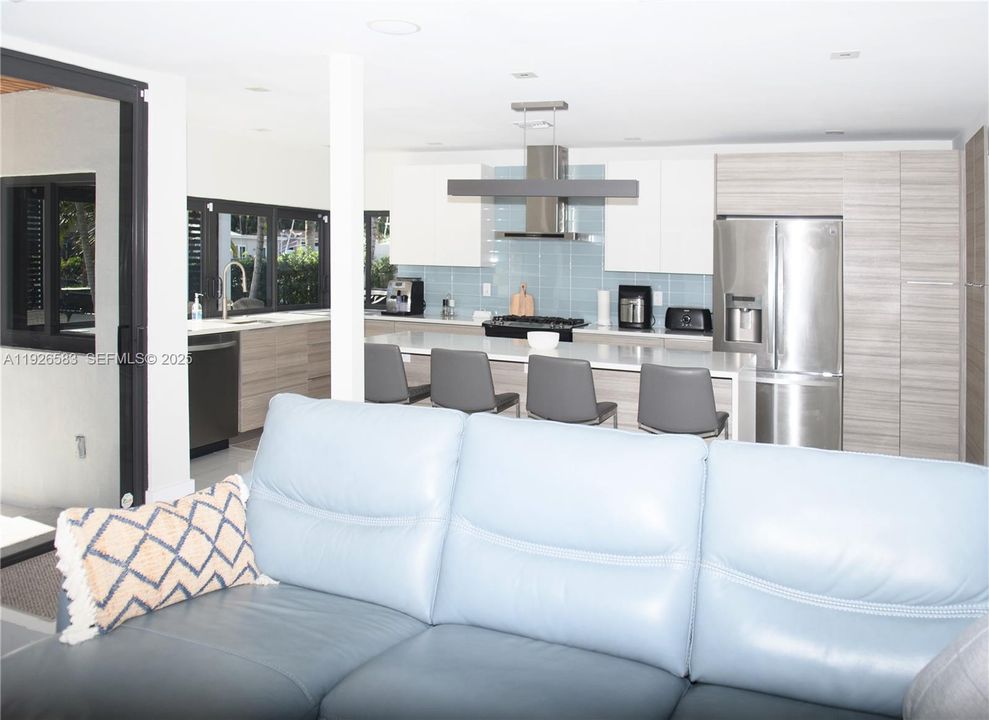 На продажу: $1,899,000 (3 спален, 3 ванн, 1747 Квадратных фут)