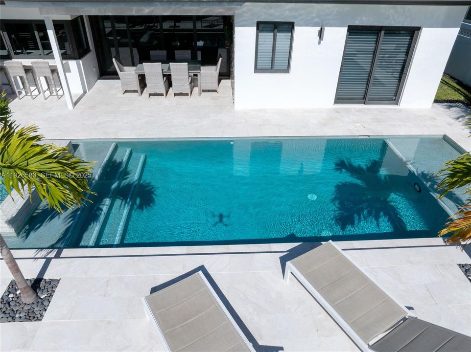 На продажу: $1,899,000 (3 спален, 3 ванн, 1747 Квадратных фут)