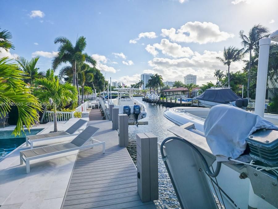 En Venta: $1,899,550 (3 camas, 3 baños, 1747 Pies cuadrados)