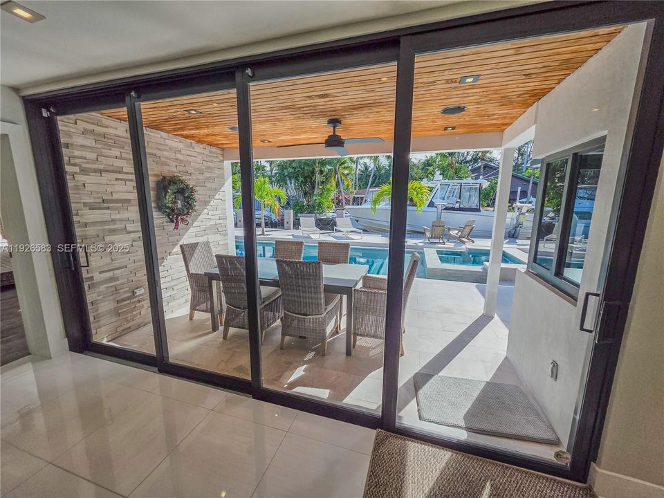 En Venta: $1,899,550 (3 camas, 3 baños, 1747 Pies cuadrados)