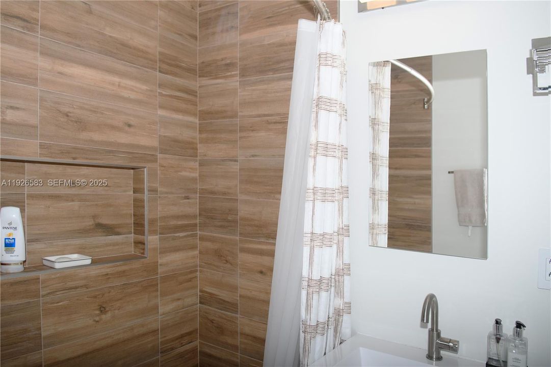 На продажу: $1,899,000 (3 спален, 3 ванн, 1747 Квадратных фут)